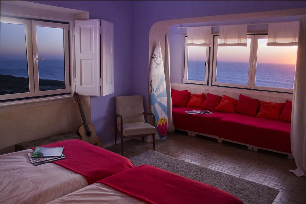 Chill In Ericeira Surf House Hostel Room photo